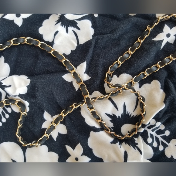 EUC Badgley mischka No Callouts. Like Brand New. Vegan Leather - Picture 6 of 10